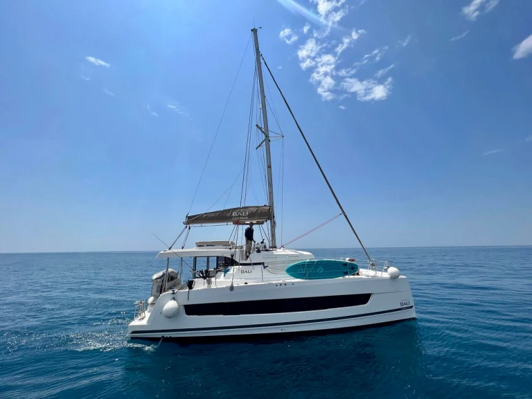 Catamaran to hire Mrčevac at the best price