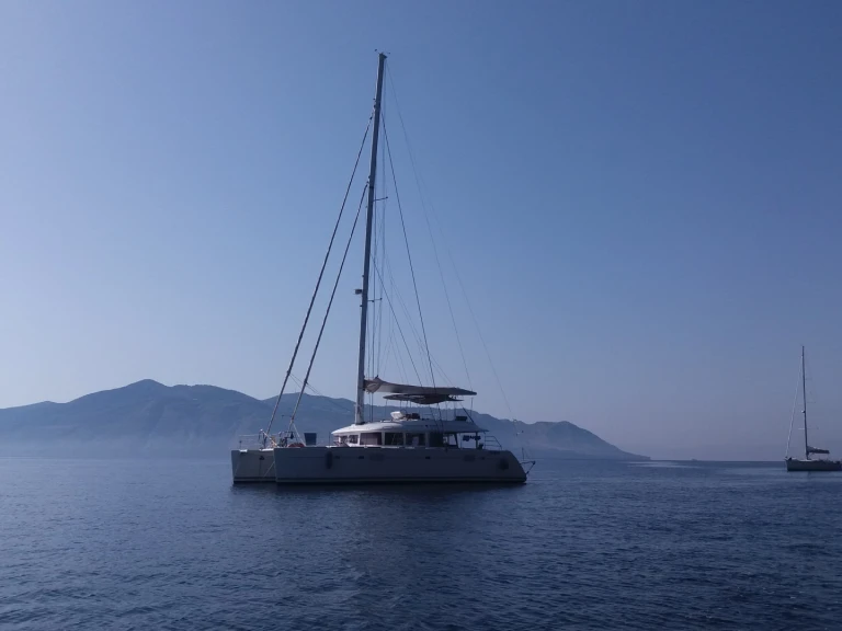 Charter a Lagoon Lagoon 560 in Capo d'Orlando on Samboat