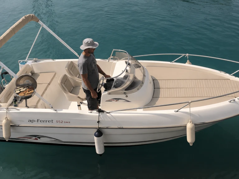 Yacht hire Six-Fours-les-Plages cheap Cap Ferret 552 Sun Deck