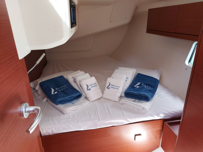 Yacht charter Lávrio - Hanse Hanse 418 on SamBoat