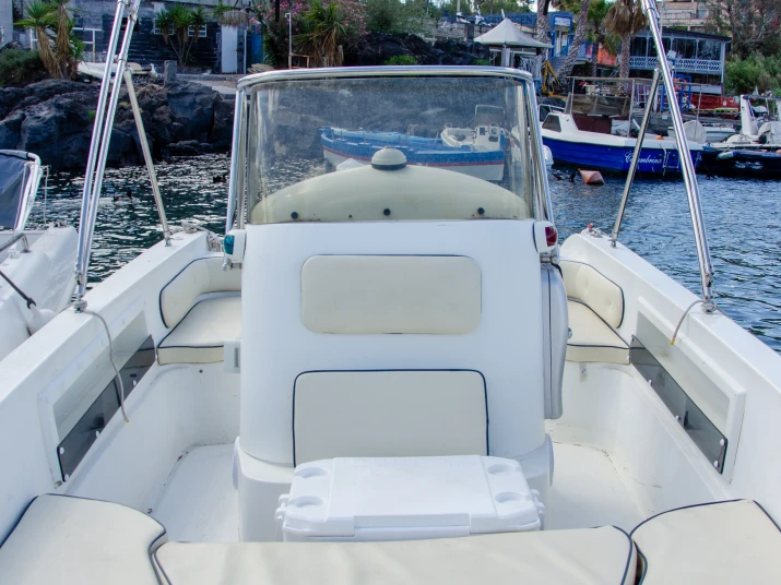 Motorboat to hire Catania at the best price