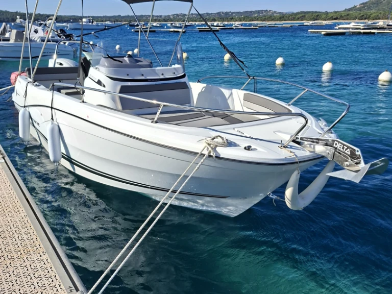 Hire Motorboat with or without skipper Jeanneau Porto-Vecchio