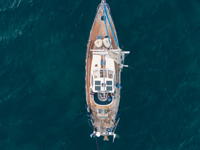 Charter a Colvic Victor 50 in Ikaria on Samboat
