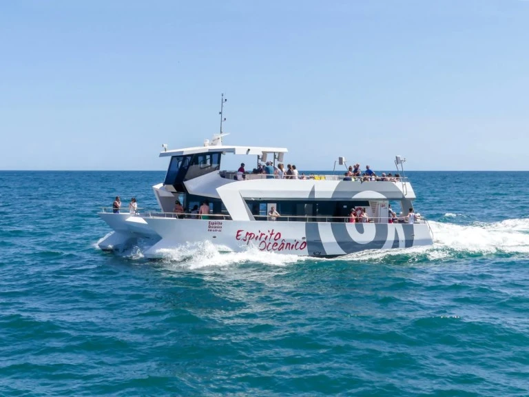 Yacht hire Portimão cheap Custom