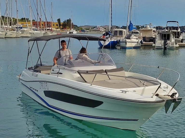 Motorboat hire in Pula - Jeanneau Cap Camarat 7.5 WA Serie 2