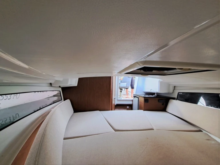Motorboat to hire Pula at the best price
