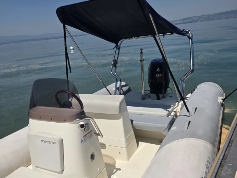 Yacht charter Évian-les-Bains - Zodiac Medline 580 on SamBoat