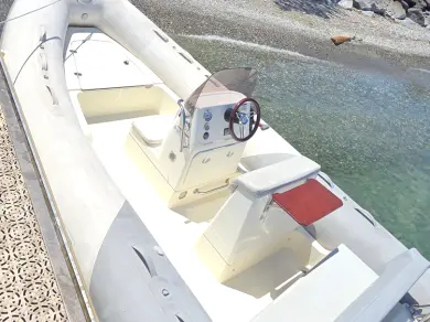 Hire a Zodiac Medline 580 Évian-les-Bains