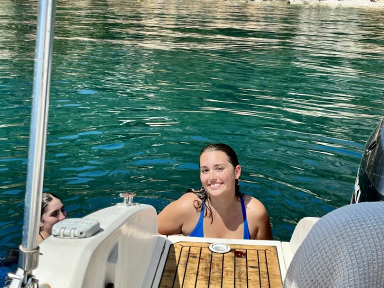 Motorboat hire in Nice - Rio Rio 650 Day Cruiser