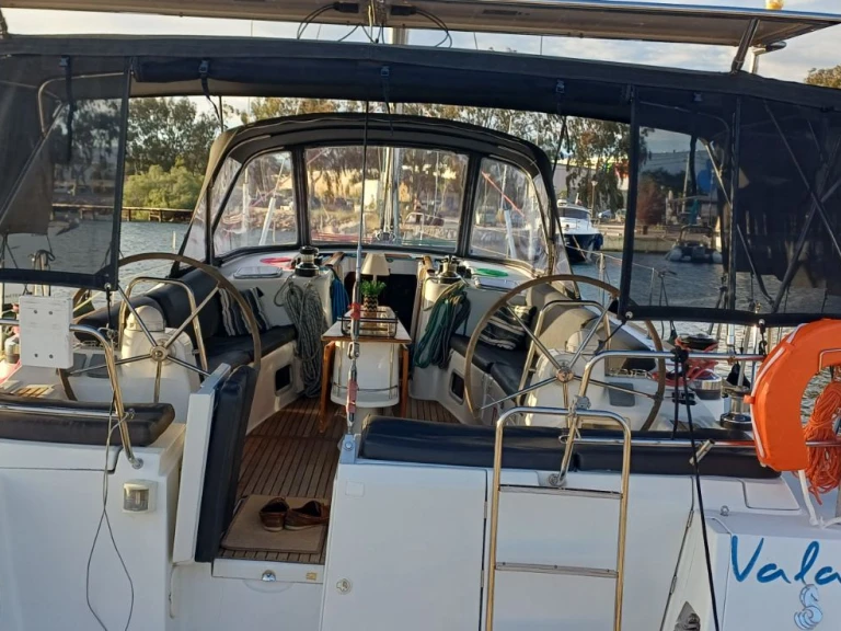 Hire Sailboat with or without skipper Bénéteau Athens