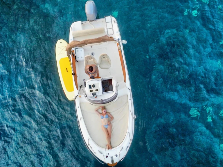 Motorboat to hire Sant Antoni de Portmany at the best price