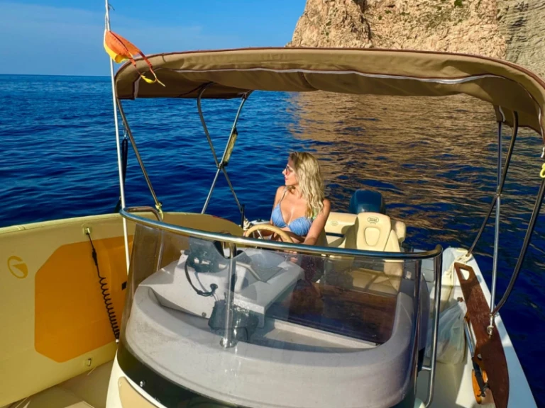 Yacht charter Sant Antoni de Portmany - key 22 on SamBoat