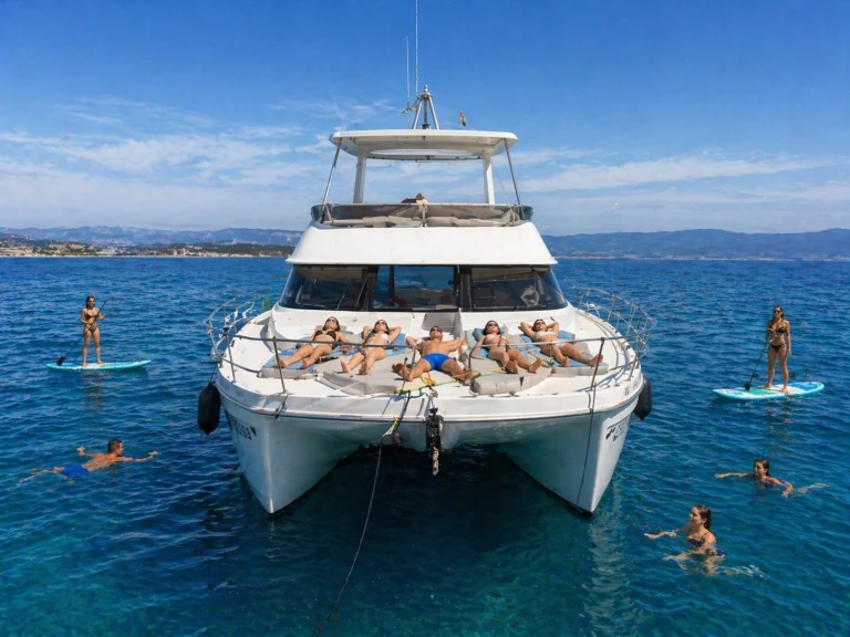 Hire Catamaran Flash Catamarans with a boat licence