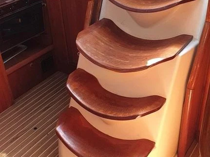 Hire a Jeanneau Sun Odyssey 43 Níkiti