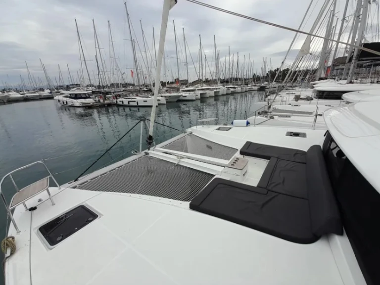 Hire Catamaran with or without skipper Lagoon Sývota
