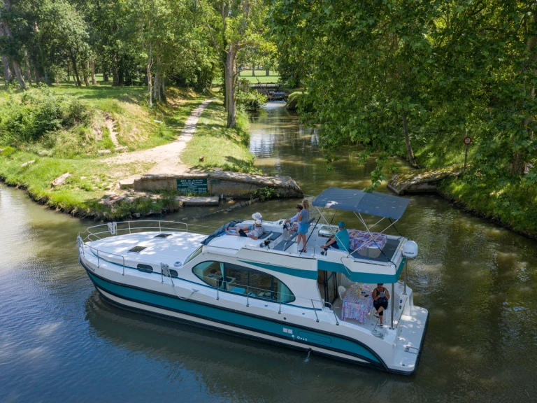 Motorboat hire in Port-sur-Saône - Nicols Yacht Nicols Quattro Fly C