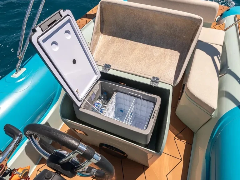 Motorboat hire in Trogir -  Bura 8.0