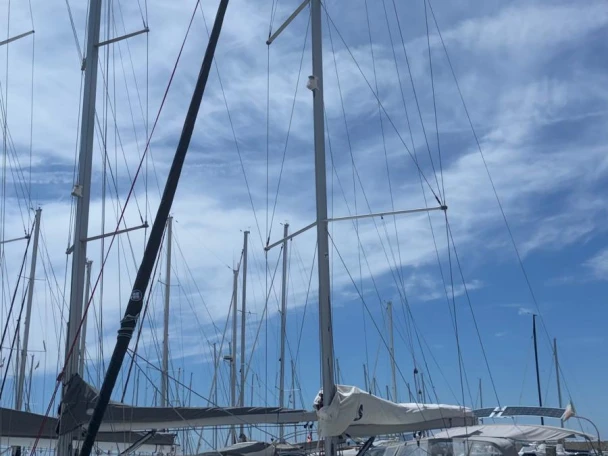 Hire Sailboat with or without skipper Bénéteau Salivoli