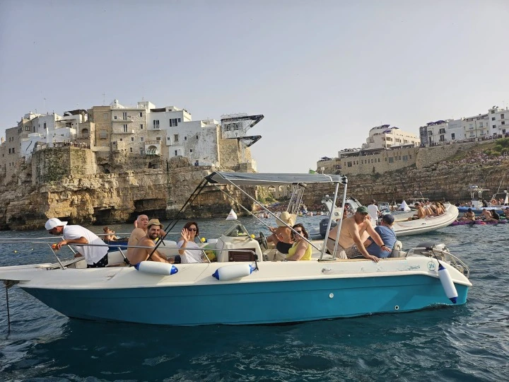 Yacht hire Polignano a Mare cheap Eden 22