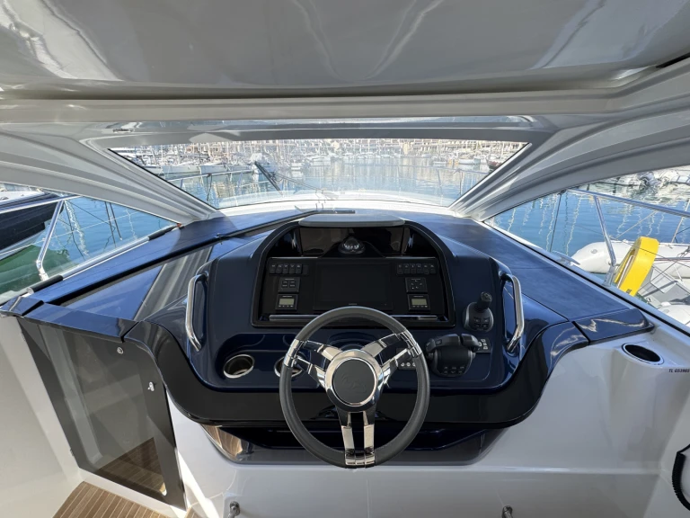 Yacht hire Port Cogolin cheap Gran Turismo 41