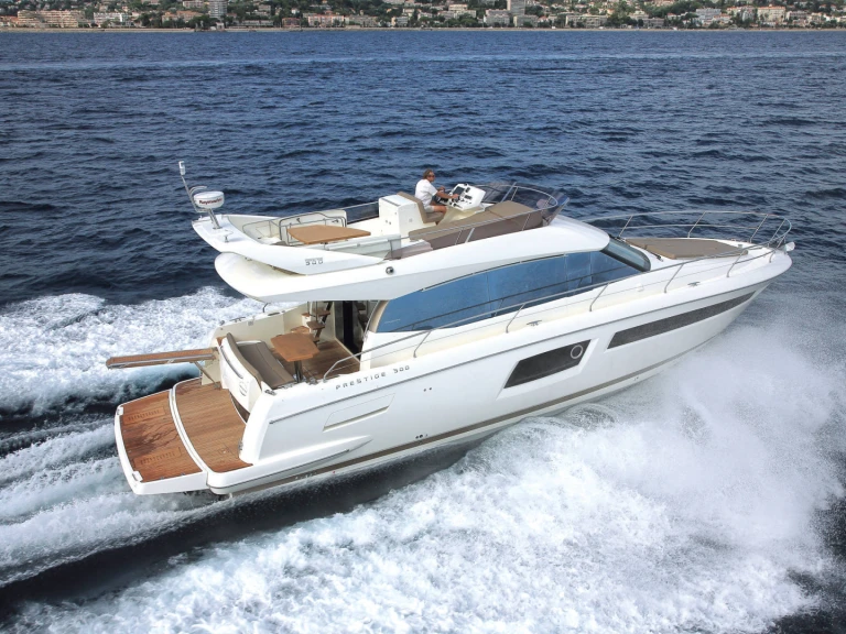 Luxury Yacht hire in Vieux Port Golfe-Juan - Jeanneau Prestige 500 Fly
