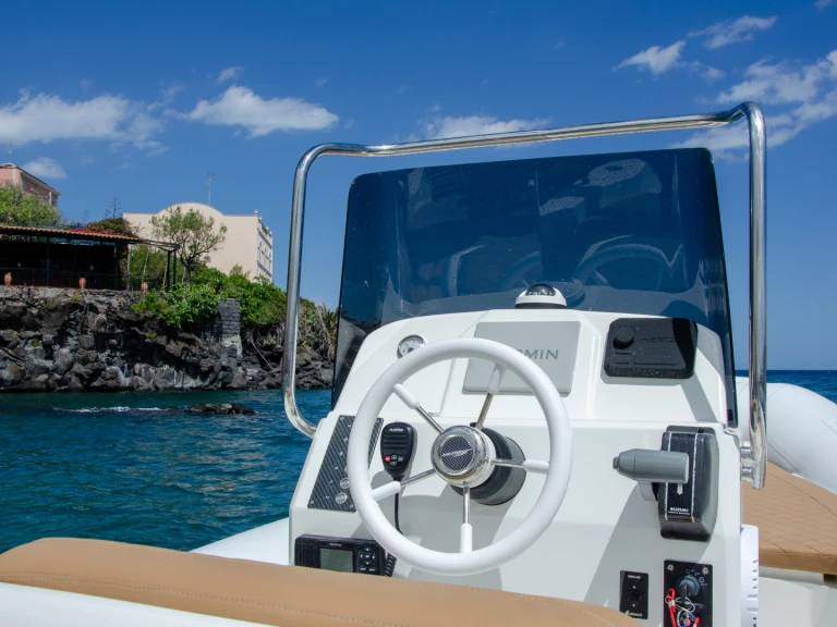 Hire RIB Gem with a boat licence