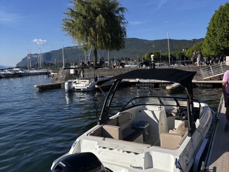 Bayliner VR4 charter bareboat or skippered in  Aix-les-Bains