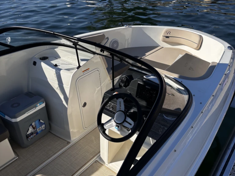 Yacht charter Aix-les-Bains - Bayliner VR4 on SamBoat