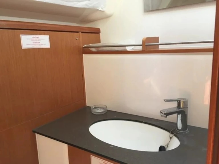 Hire a Bavaria Cruiser 37 Zadar