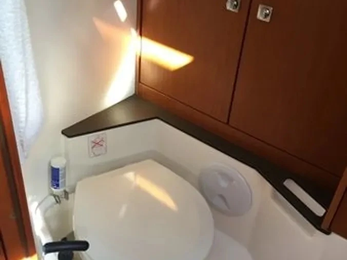 Yacht hire Zadar cheap Cruiser 37