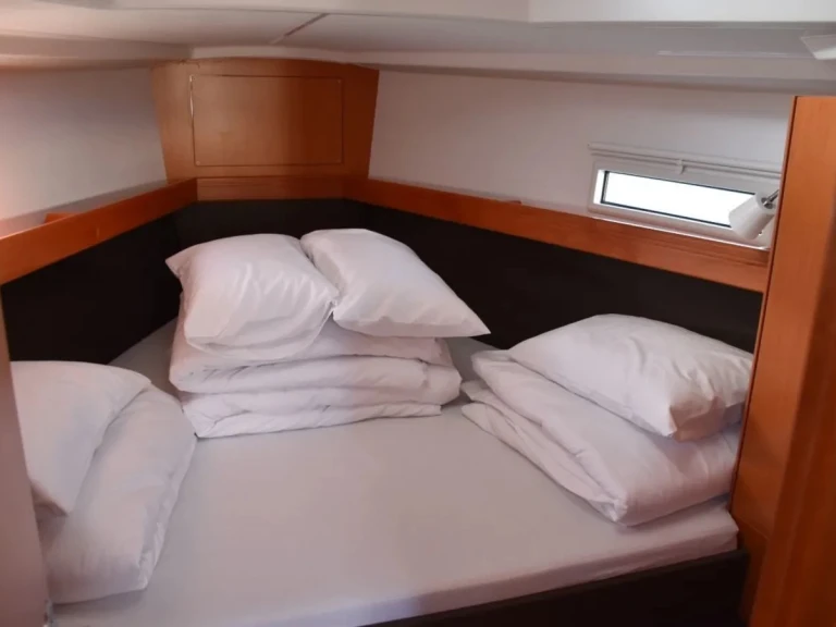 Luxury Yacht hire in Zadar - Bavaria Cruiser 37