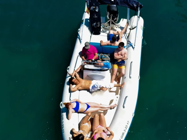 Motorboat hire in Roses - Zodiac Medline II
