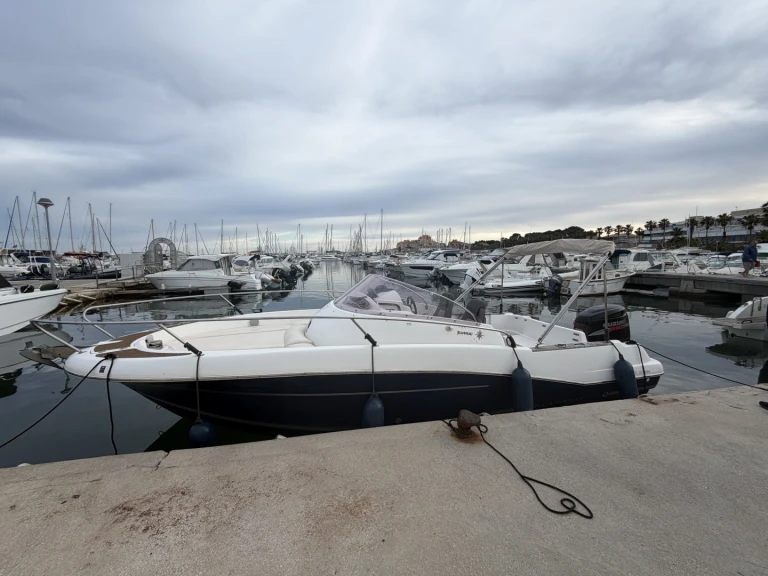 Yacht charter Martigues - Jeanneau Cap Camarat 7.5 WA on SamBoat