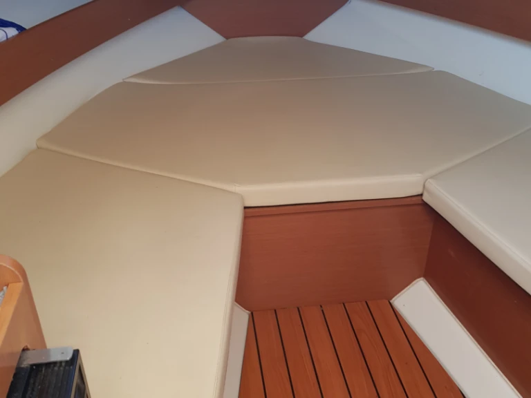 Charter a Jeanneau Cap Camarat 7.5 WA in Martigues on Samboat