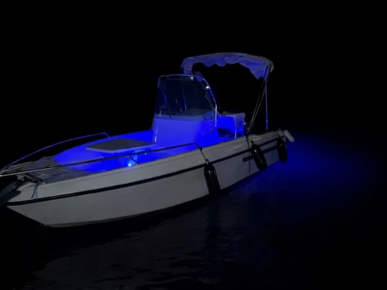 Hire Motorboat ANTHIOS  with a boat licence