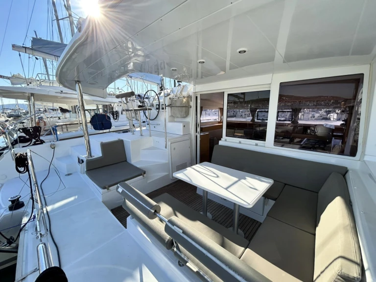 Catamaran to hire Nydri at the best price
