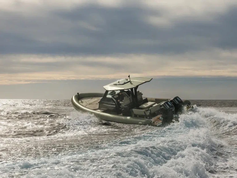 Hire RIB with or without skipper Sea Water Grand Piquey
