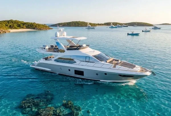 Hire a Azimut Azimut 68 Coconut Grove