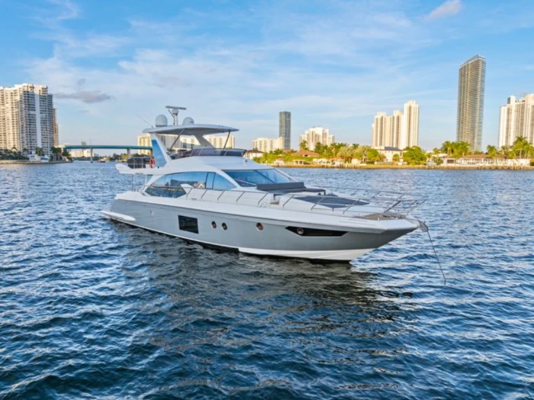 Hire Luxury Yacht with or without skipper Azimut Coconut Grove