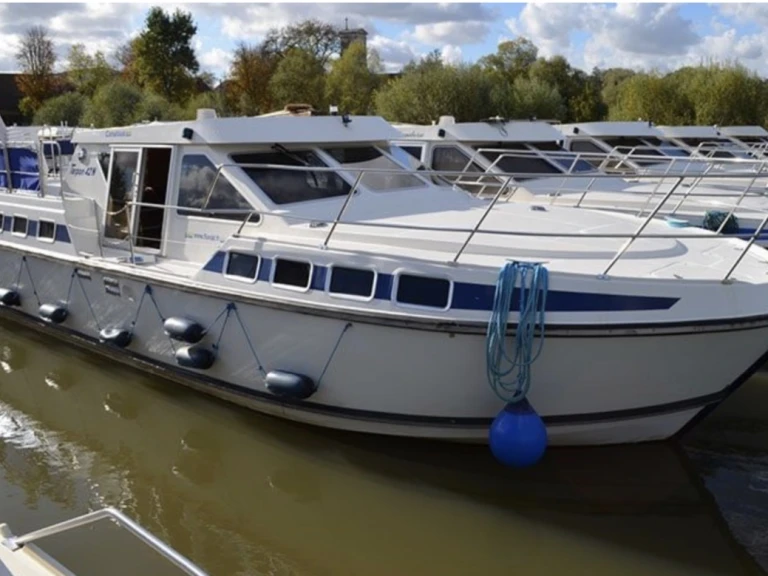 Motorboat to hire Marseille at the best price