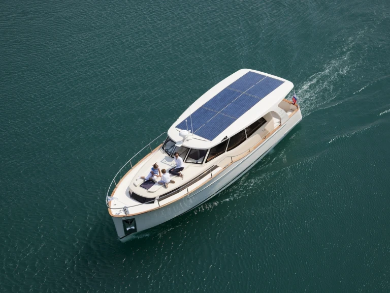 Yacht hire Beaulieu-sur-Mer cheap Greenline 33