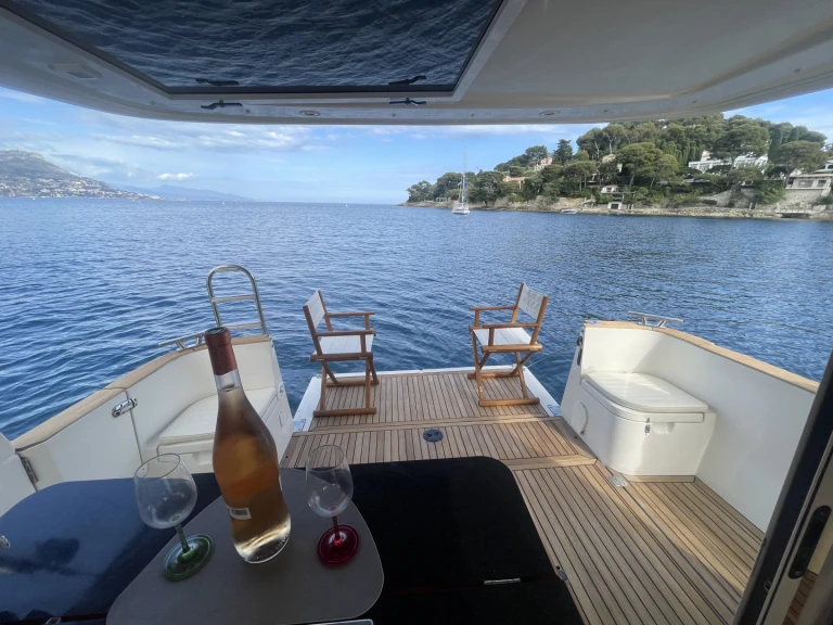 Motorboat hire in Beaulieu-sur-Mer - Greenline Greenline 33