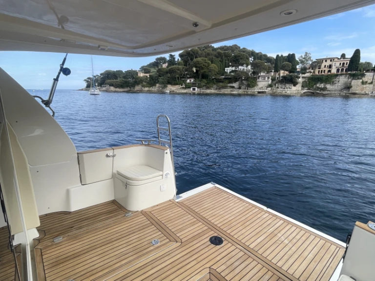 Hire Motorboat Greenline with a boat licence