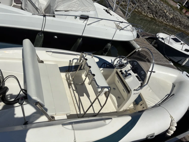 Hire a Valiant Valiant 650 Cruiser Le Pouliguen