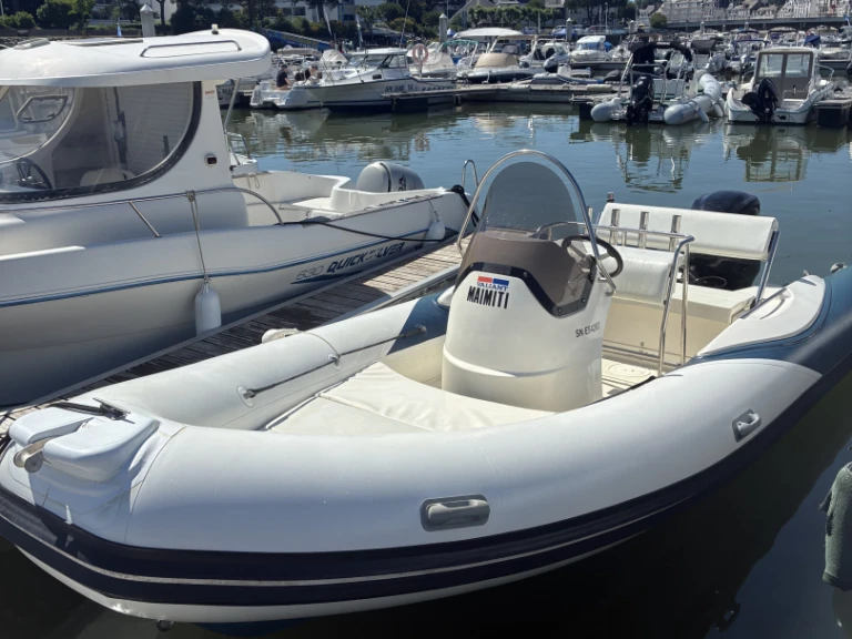 Charter a Valiant Valiant 650 Cruiser in Le Pouliguen on Samboat