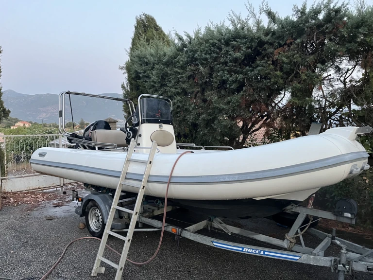 Zodiac Medline 540 charter bareboat or skippered in  Golfu di Lava
