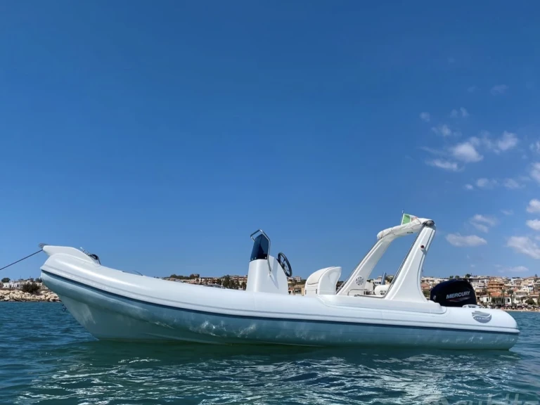 Charter a Colbac Shark 580 in Marsala on Samboat