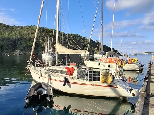Sailboat to hire France at the best price