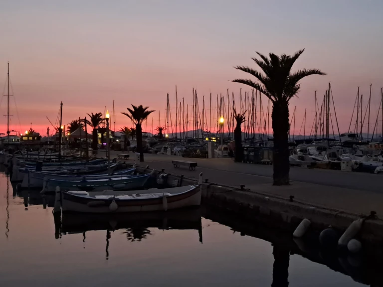 Yacht hire France cheap Rush