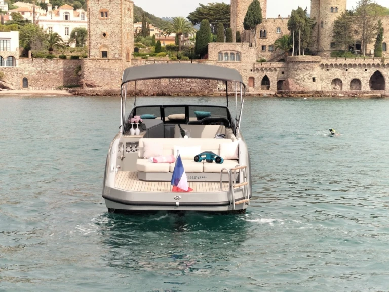 Motorboat to hire Mandelieu-la-Napoule at the best price